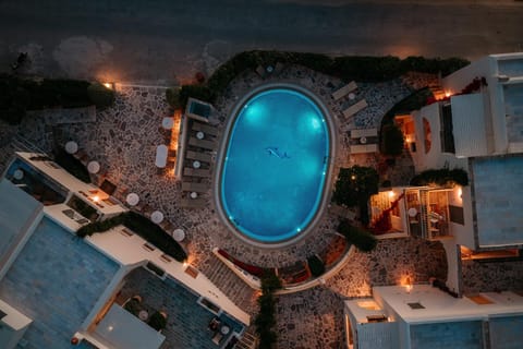 Property building, Swimming pool