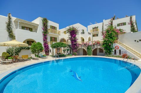 Patio, Garden, Swimming pool