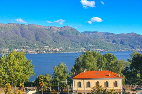 Lake view, Mountain view