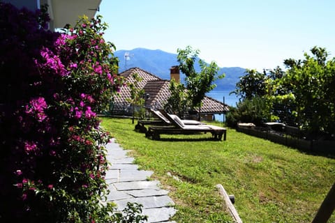 Garden, Lake view, Mountain view