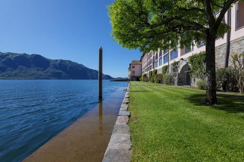 Garden, Lake view