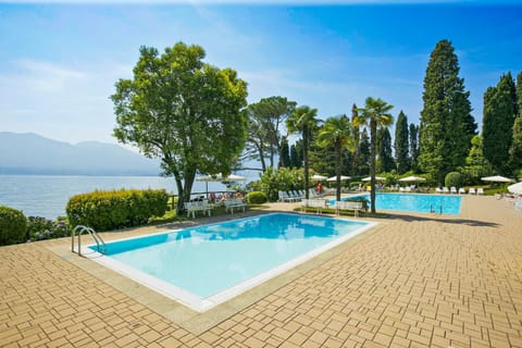 Lake view, Mountain view, Swimming pool