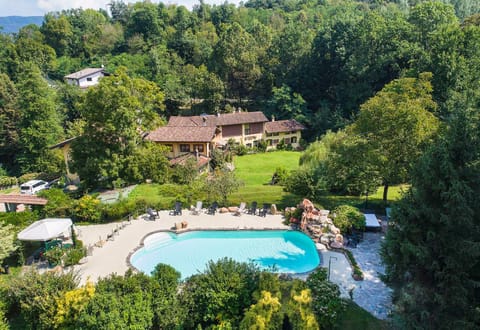 Bird's eye view, Swimming pool