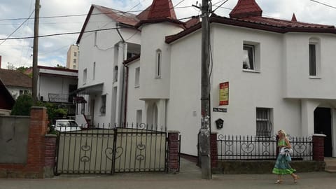 Day, Neighbourhood