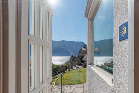 Casa Bambu - splendida vista lago e posto auto House in Laglio
