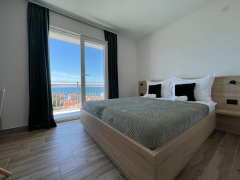 Bed, Bedroom, Sea view