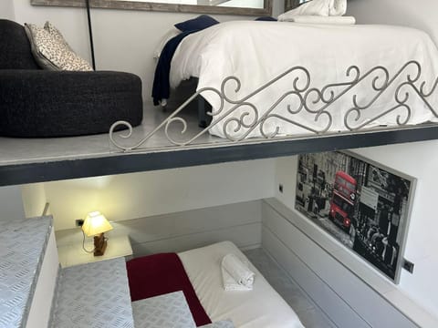 Bed, Photo of the whole room, Bedroom, bunk bed