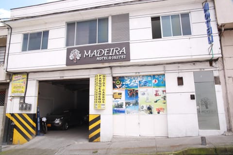 Facade/entrance, Off site