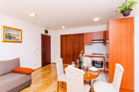 Kitchen or kitchenette, Living room, Dining area