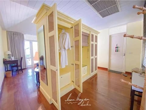 wardrobe