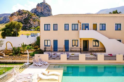 Property building, Pool view, Swimming pool