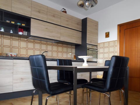 Kitchen or kitchenette, Autumn