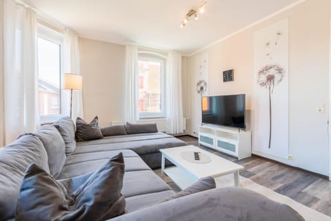 TV and multimedia, Living room, Dining area