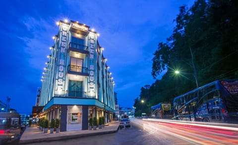 Property building, Facade/entrance, Night, City view