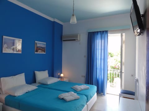 Day, Photo of the whole room