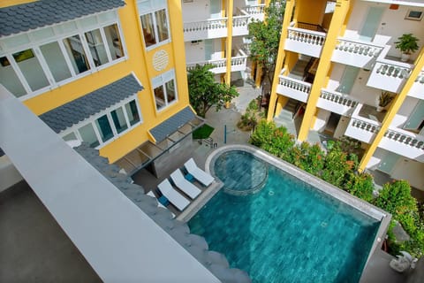 Property building, Swimming pool