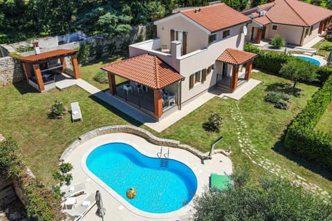Property building, Bird's eye view, View (from property/room), Photo of the whole room, Garden view, Swimming pool, Inner courtyard view