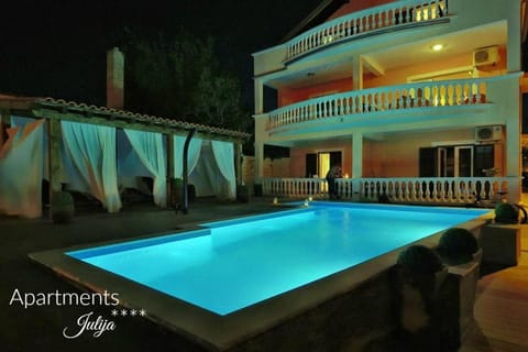 Facade/entrance, Swimming pool, Swimming pool