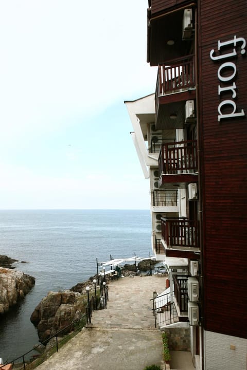 River view, Sea view