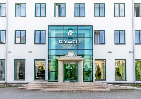 Property building, Facade/entrance, Summer
