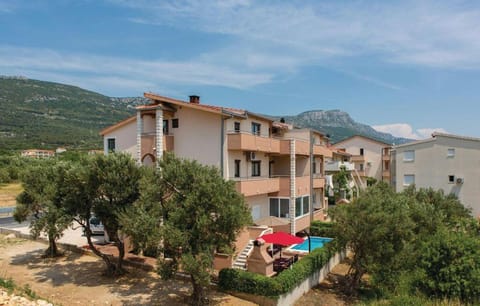 Off site, Bird's eye view, Garden view, Landmark view, Mountain view, Pool view, Family