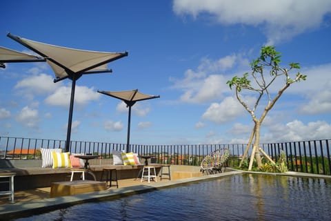 Patio, Balcony/Terrace, Lounge or bar, Swimming pool