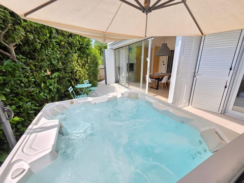 Patio, Hot Tub
