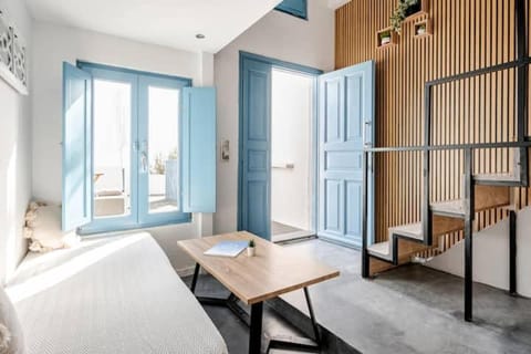 Euphoria Suites & Deluxe Studios Apartment in Thera