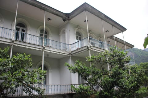 Facade/entrance, Day, Summer, Balcony/Terrace, On site