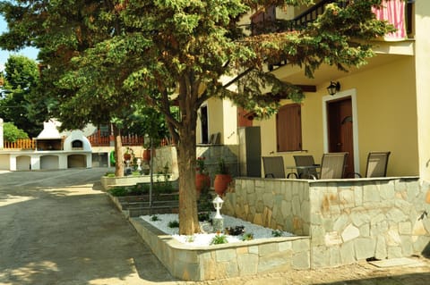 Property building, Garden view