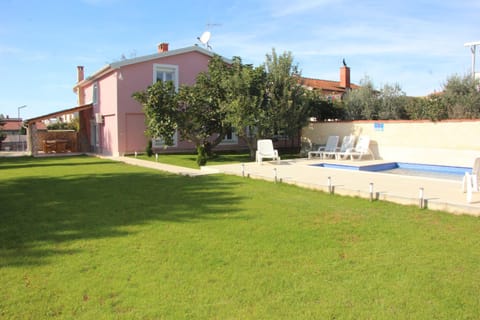 Property building, Garden, Pool view