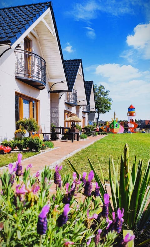 Activities, Children play ground, Garden, View (from property/room), Balcony/Terrace, Garden view, children, young children, older children