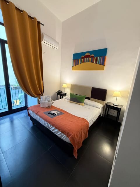 Bed, Photo of the whole room, Bedroom, air conditioner