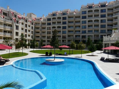 Property building, Garden, Pool view, Swimming pool