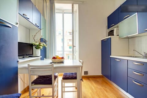 TV and multimedia, Kitchen or kitchenette, Living room, Dining area