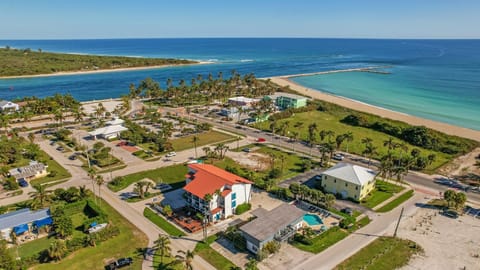 Property building, Neighbourhood, Bird's eye view, Beach, Sea view, Location