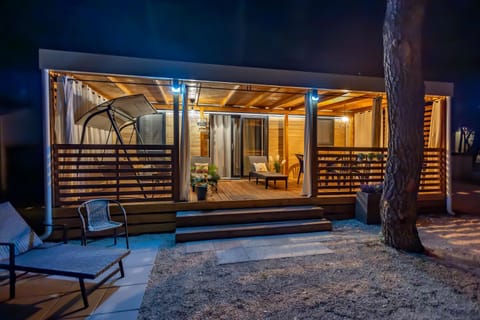 Property building, Night, Balcony/Terrace