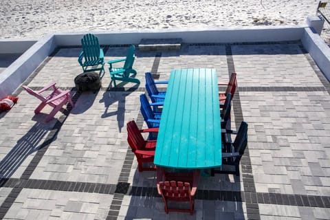 Yoda Beach House House in Madeira Beach