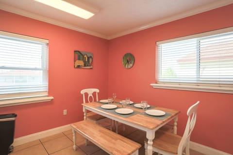 100 - Las Brisas House in Madeira Beach