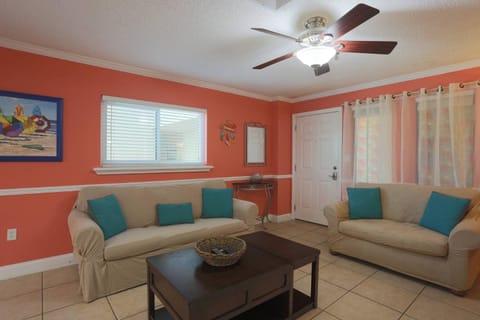 100 - Las Brisas House in Madeira Beach