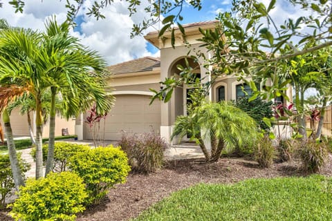 Property building, Natural landscape, Garden, Garden view