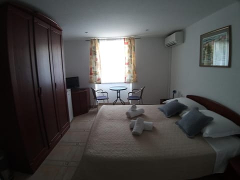 Riva Rooms Bed and Breakfast in Bol