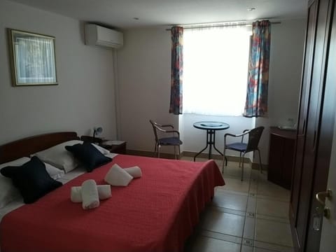 Riva Rooms Bed and Breakfast in Bol