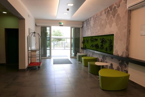 Facade/entrance, Lobby or reception