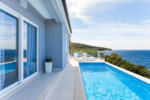 Pool view, Sea view
