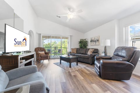 Sunset Penthouse Condo Apartment in Hollister