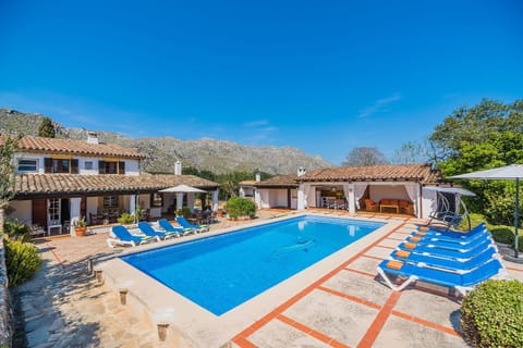 Facade/entrance, Balcony/Terrace, Mountain view, Pool view, Swimming pool