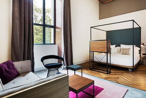 Seating area, Bedroom