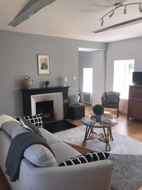 Les Escuries, dépendances du Château Apartment in Normandy