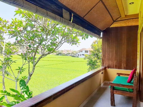Property building, Seating area, Landmark view